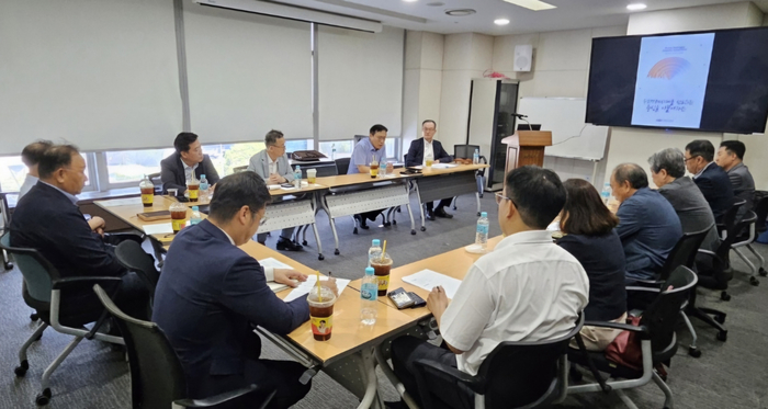 한국수소산업협회는 지난 11일 대전역에서 전체 임원단 회의를 열고 협회 발전전략 등을 논의했다.