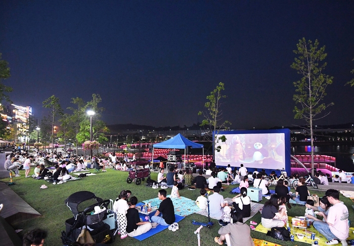 시흥시 은계호수공원 '시흥 물수제비 영화제' 개최