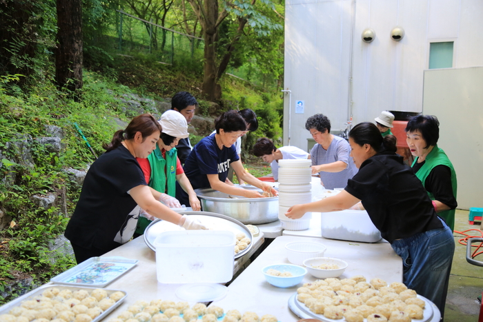 과천시 문원동 15일 찾아가는 초복 복달임 진행