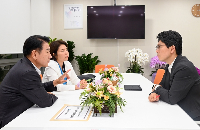 김동근 의정부시장-전희경 국민의힘 의정부갑 당협위원장 18일 김병민 서울시 정무부시장과 106번 버스 폐선 철회 면담