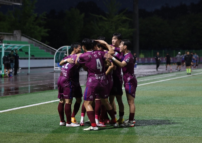 남양주시민축구단 20일 대전하나시티즌 B팀과 홈경기에서 득점 후 세리머니