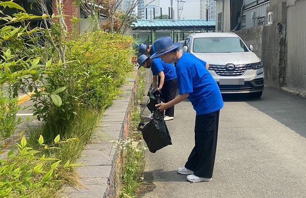 부산시 클린하단 캠페인... '지역사회와 소통·상생' 나선 교회 눈길