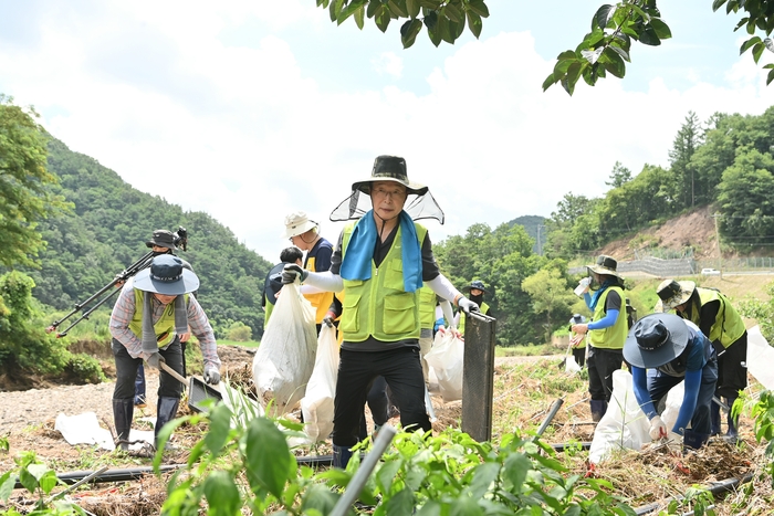 경북교육청, 특별재난지역 수해복구에 구슬땀