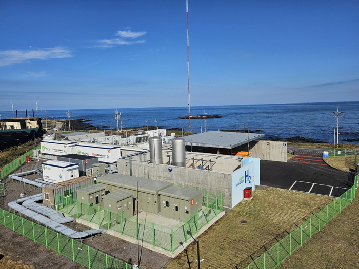 제주 행원단지 내에 구축된 1MW PEM 수전해 그린수소 생산 설비.