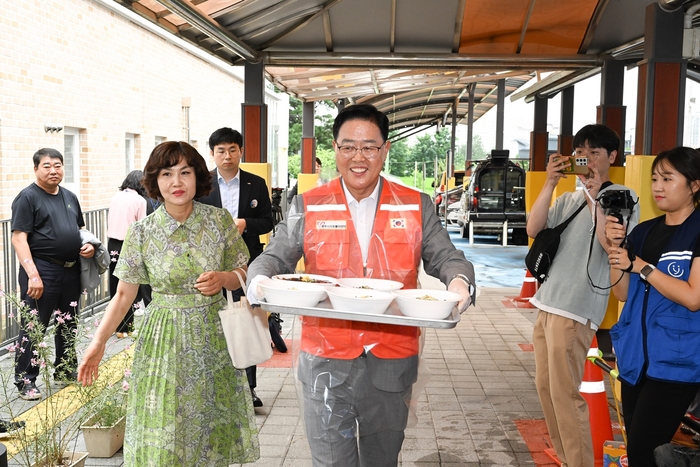 강수현 양주시장 29일 '사랑의 자장면 나눔' 행사 봉사방문