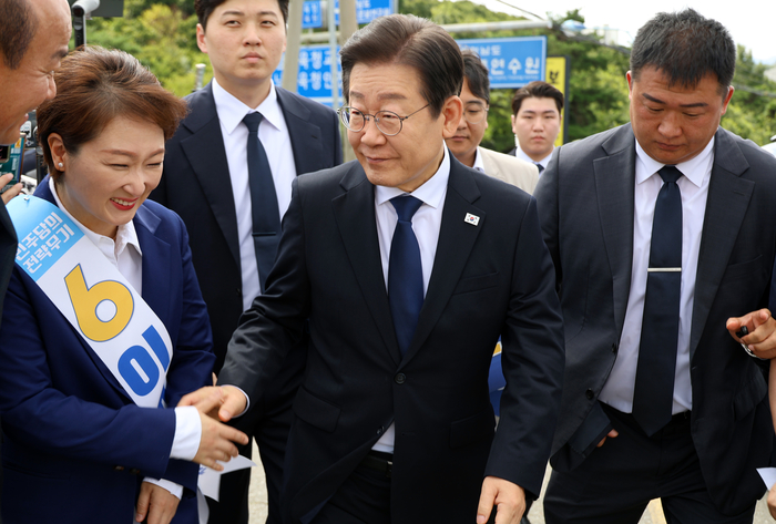 충남 공주 충남교통연수원에서 열린 더불어민주당 당대표·최고위원 후보자 합동연설회에 참석한 이재명 당 대표 후보.연합뉴스