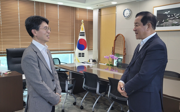 김완섭 환경부장관과 심재국 평창군수