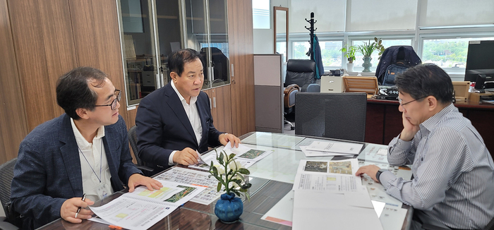 심재국 군수와 조용범 사회예산심의관