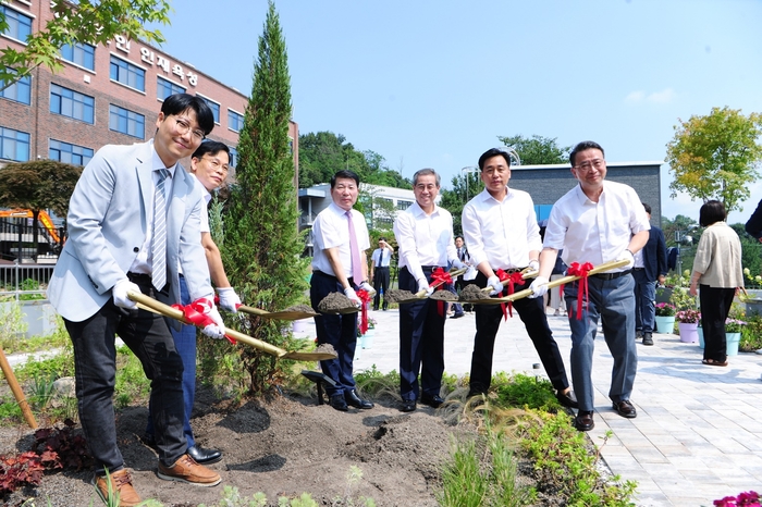 구리시 13일 삼육중학교 옥상정원 준공식 개최