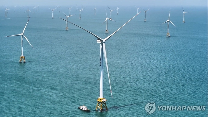 중국 푸젠성 해상 풍력발전 터빈.