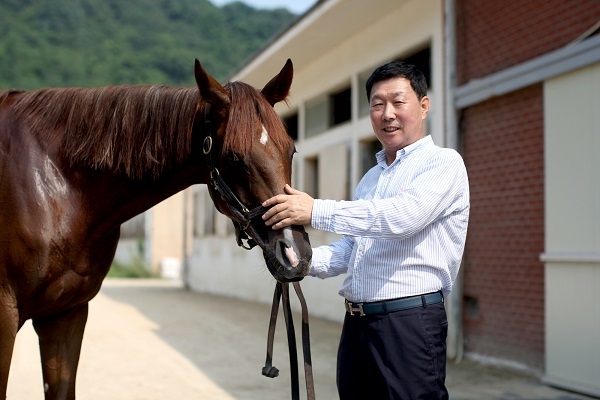 렛츠런파크 부산경남, '한국경마의 명장' 김영관 조교사 1500승  '전설'