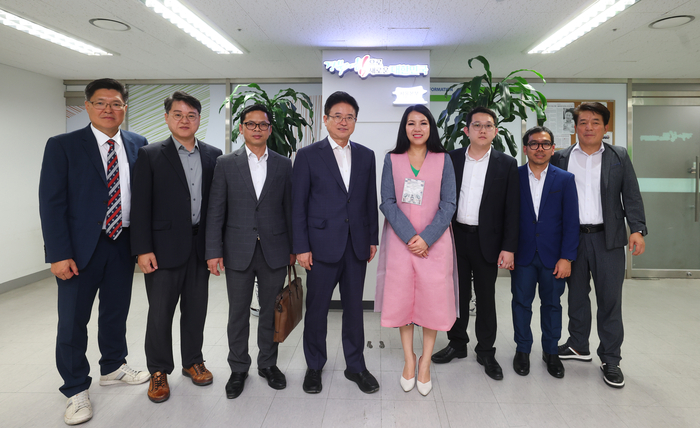 찌링 보퉁 랑세이 주한캄보디아대사, 경상북도지사와 우호 협력 강화 논의