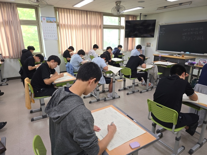 경북교육청, '대박 예감 수능 마중물' 경북 자체 제작 수능 모의평가 실시