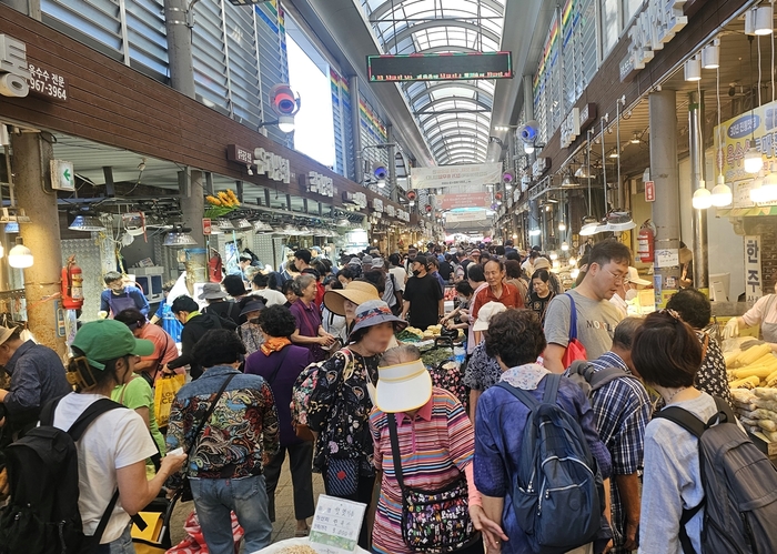 추석 성수기 전통시장 모습. 사진=한국농수산식품유통공사(aT)