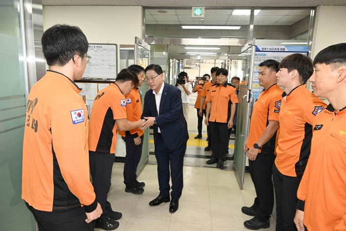 강수현 양주시장 일요일인 15일 추석연휴 상황근무자 격려방문