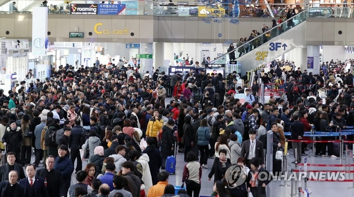 자료사진. 김해공항 국제선 출국장 이미지.