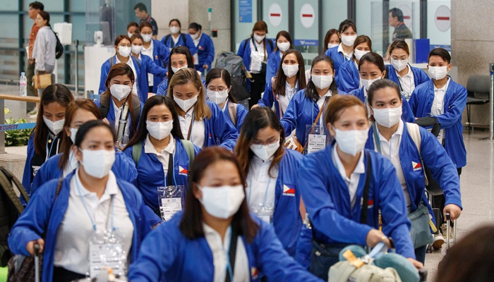 입국하는 필리핀 가사관리사들.연합뉴스