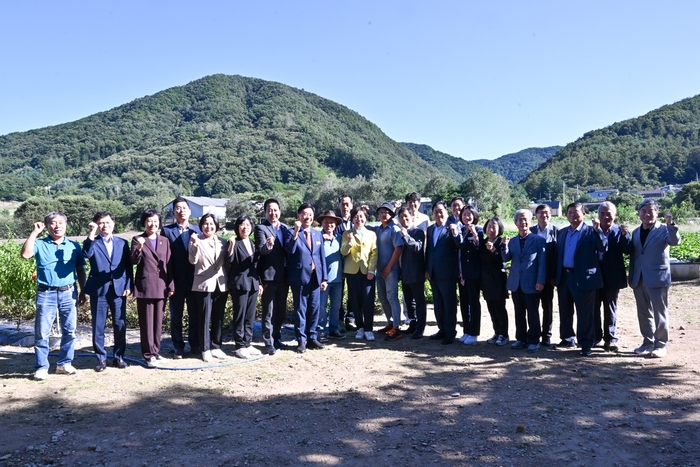 전진선 양평군수-송미령 농림축산식품부 장관 24일 양평수미마을 체재형 농장 방문