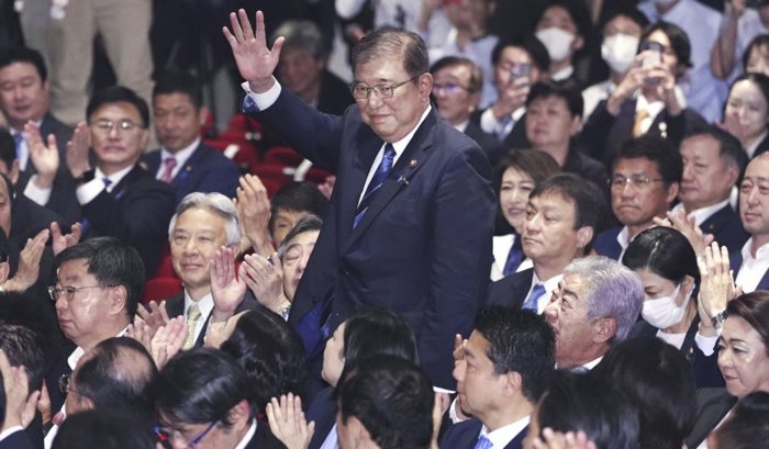 자민당 총재로 선출된 이시바 시게루 전 간사장.도쿄 교도/연합뉴스