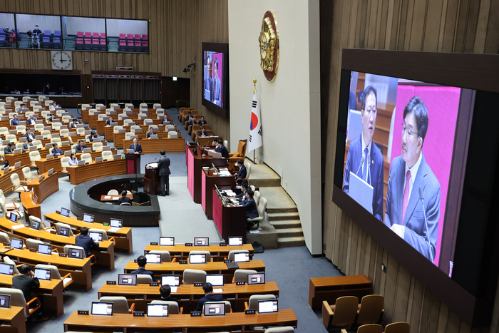 답변하는 박성재 법무부 장관