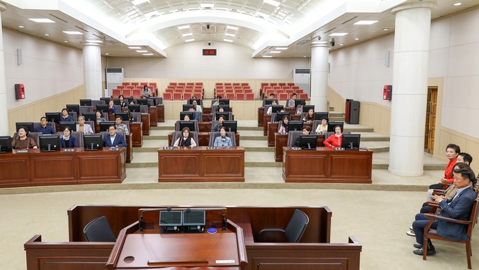 안산시의회 10일 신길동 통장협의회 회원 대상으로 시의회 견학 프로그램 운영