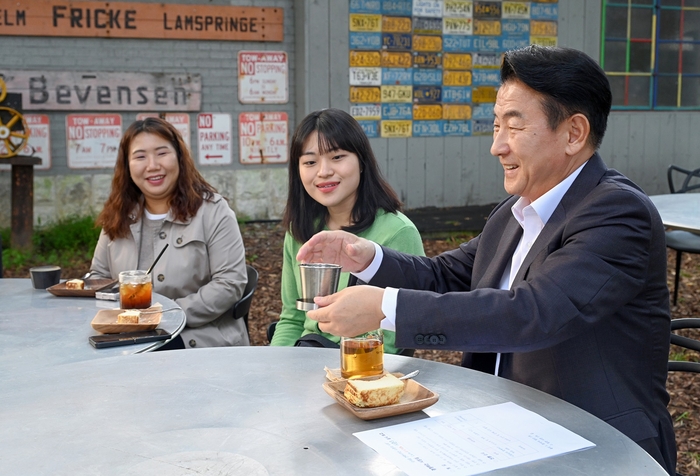 김동근 의정부시장 11일 '카페 무지개' 열고 적극행정 직원들 격려