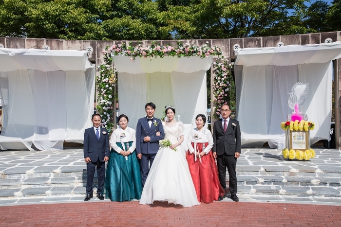 신혼부부, 결혼축의금 장학금 기탁