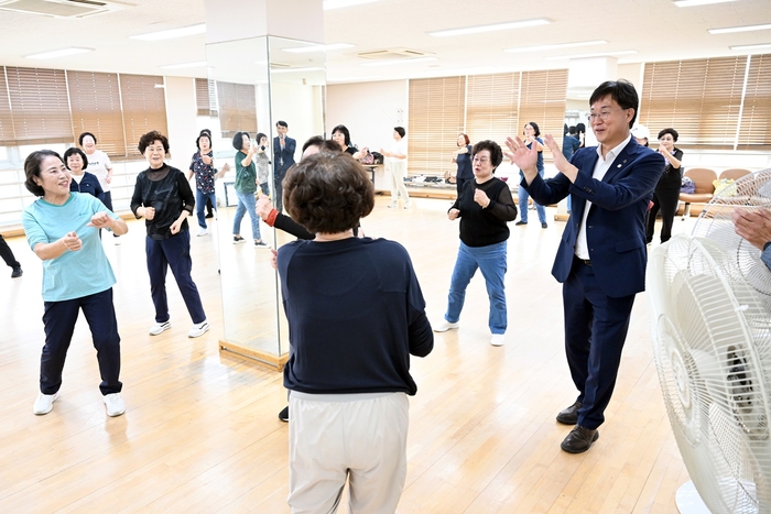 이민근 안산시장 8일 호수동 행정복지센터 방문