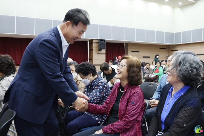 김성제 의왕시장 내손2동 '찾아가는 시장실' 운영