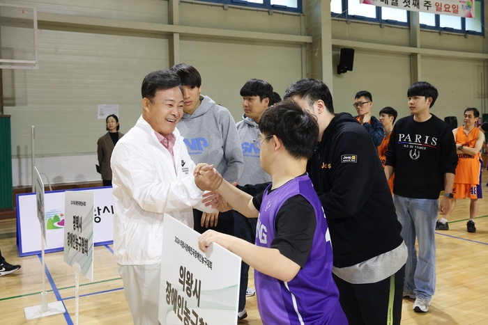 김성제 의왕시장 19일 2024년 의왕시장배 전국장애인농구대회 참가선수 격려