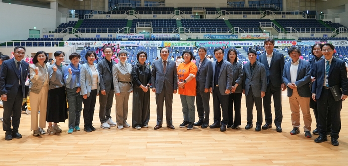 하윤수 부산교육감, 특수학교 학부모 체육대회 축하