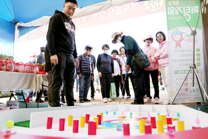 제18회 청송사과축제, 관광객들로 북적