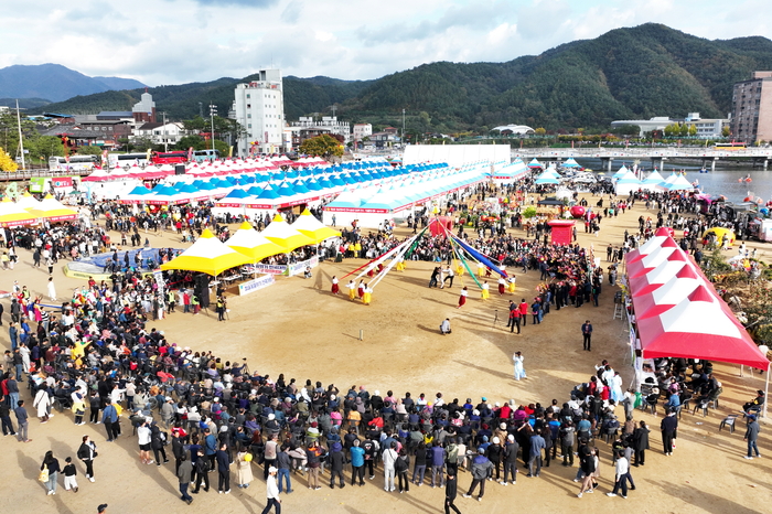 제18회 청송사과축제, 46만 관광객 대성황 속 성료