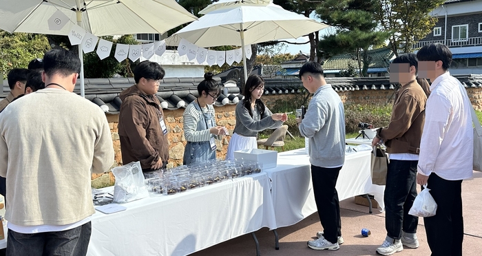 구독자 71만 유튜브 채널 '가요이 키우기'와 협업