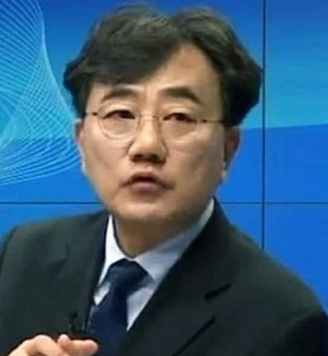 이강윤 정치평론가