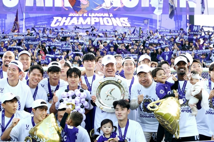 안양시민축구단 FC안양이 9일 K리그2 우승