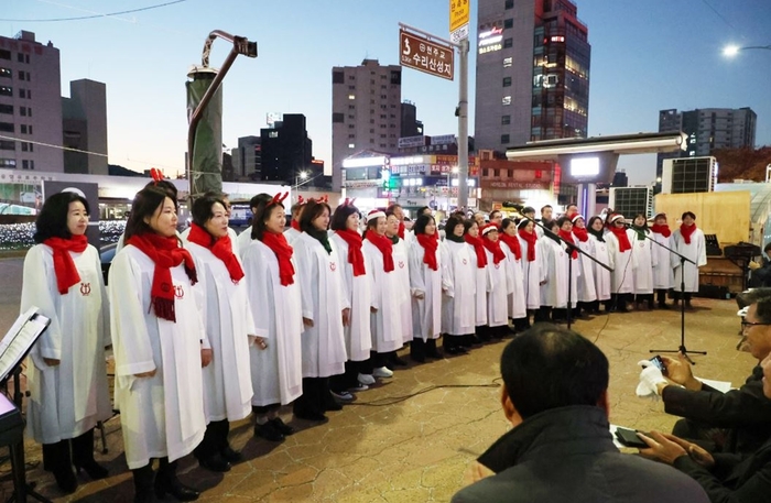 안양시 23일 안양역광장 성탄트리 점등식 개최