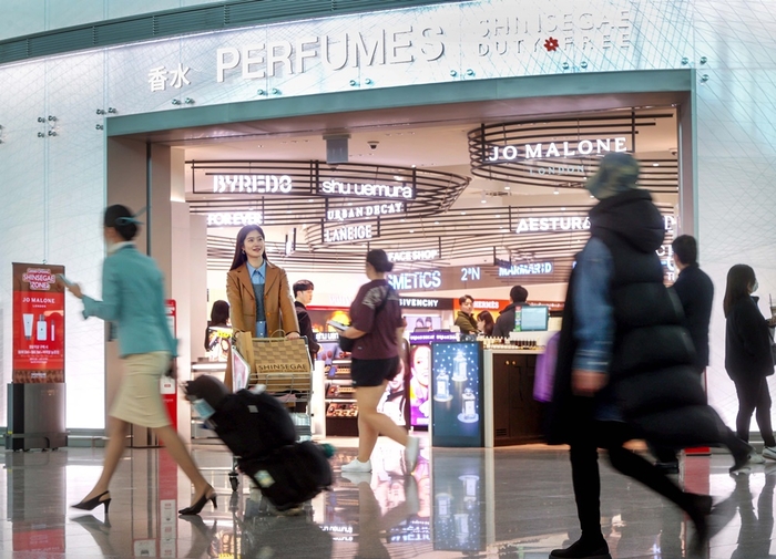 신세계면세점 인천공항 T2 뷰티 향수 매장.