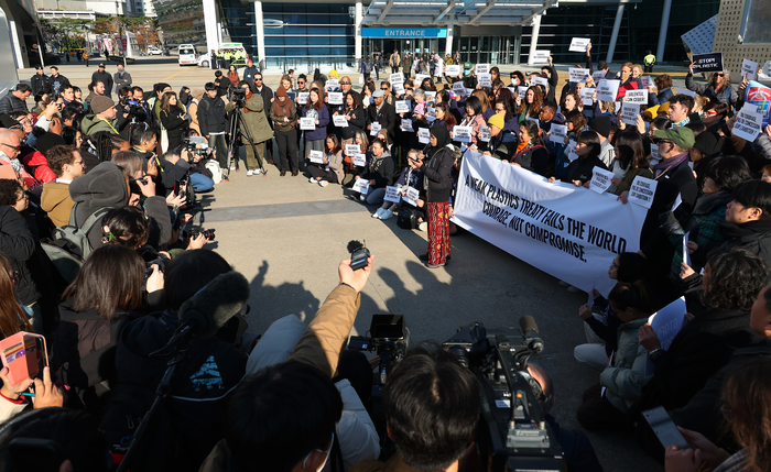 적극적 협상 촉구하는 각국 시민단체