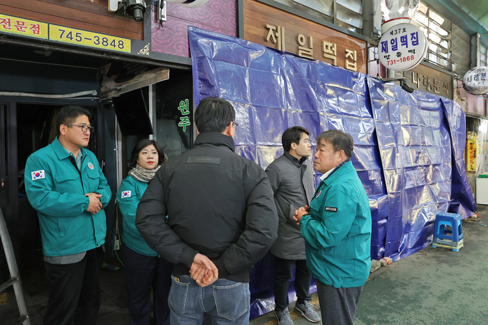 원주시의회 산경위, 도래미시장  화재현장 방문