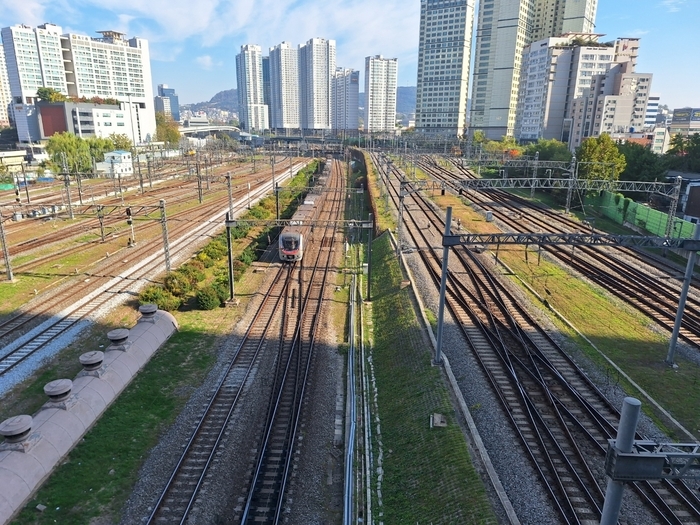 서울 용산역 지상 철로.