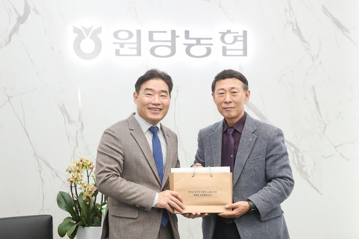 김운남 고양특례시의회 의장 6일 원당농협 신년인사차 방문