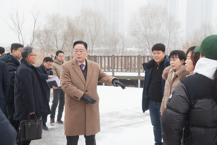 강수현 양주시장 14일 '옥정동 저류지 공원' 현장 간부회의 개최