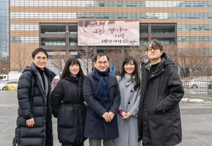 (왼쪽부터) 장재선(문화일보 전임기자) 시인, 요조(본명 신수진) 가수 겸 작가, 김연수 소설가, 안희연 시인, 유희경 시인.