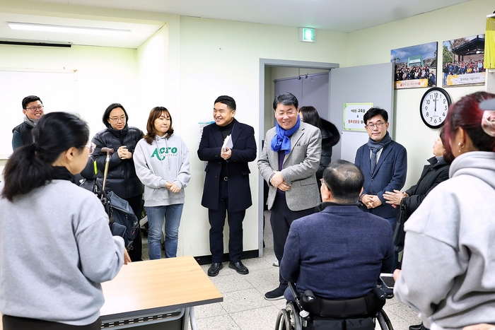 의왕시의회 서창수-김태흥-한채훈 의원 20일 '의왕시 통합정보센터'-'의왕시장애인자립생활센터' 방문