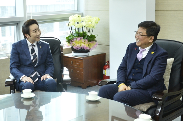 세종시의회 의장, 시장·교육감과 협력 강화