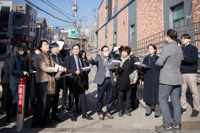 남양주시의회 자치행정위원회 23일 심석고등학교 운동장 지하 공영주차장 구분지상권 취득 취소 대상지 방문