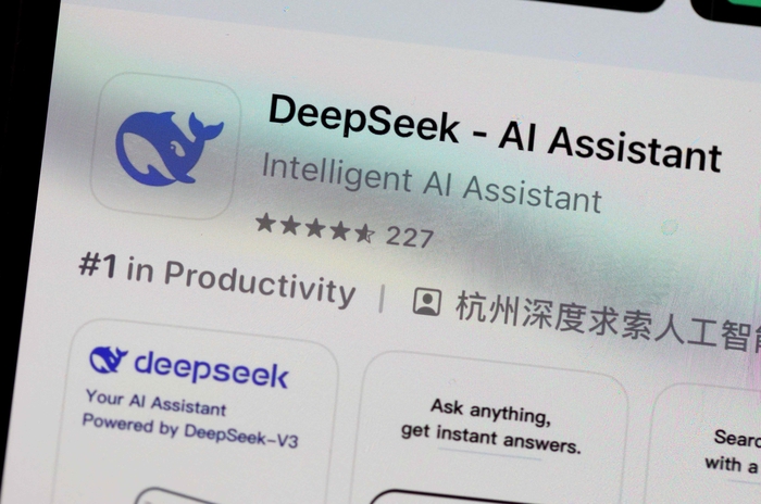 US-NEWLY-LAUNCHED-CHINESE-AI-APP-DEEPSEEK-CAUSES-U.S.-TECH-STOCK