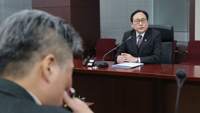 미국 신정부 대응 업계간담회 주재하는 정인교 통상교섭본부장