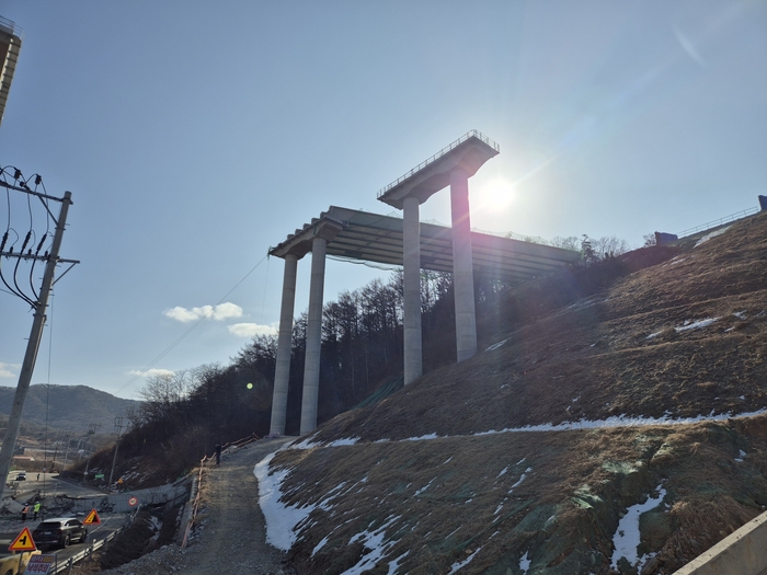 충남 천안시 고속도로 공사장 붕괴